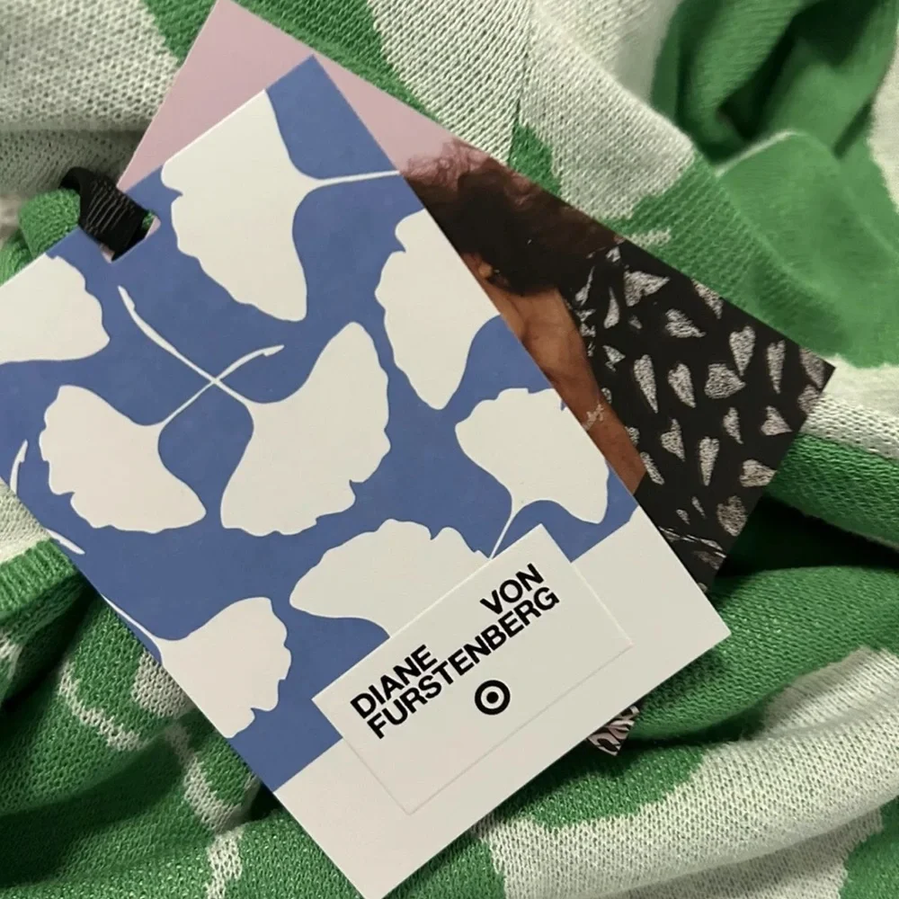 NEW| Women's Long Sleeve V-Neck Ginkgo Green Sweater Wrap Top - Picture 3 of 13